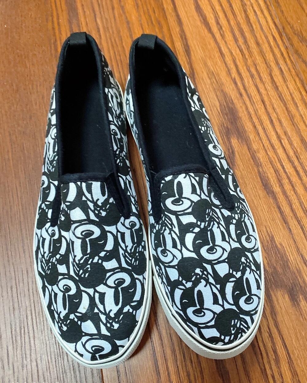 Disney Woman's Slip On Canvas Sneaker - Mickey Size 8
